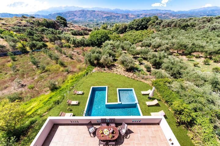 New Villa★Private heated pool★Wifi★BBQ★5 bedrooms gallery image 2