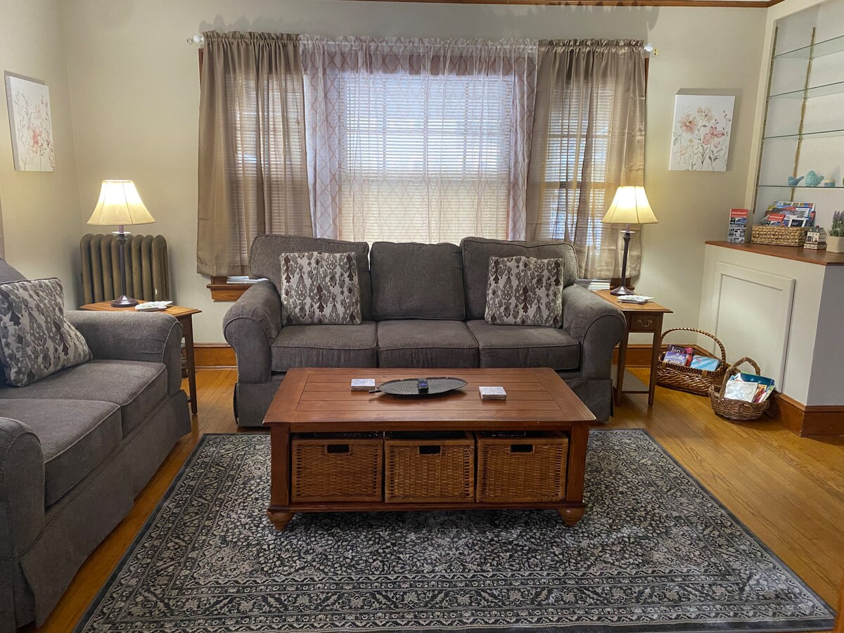 Top Airbnb: Marie’s Place unit 3 in Pittsfield