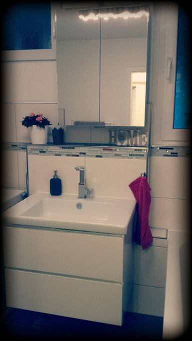 Badezimmer mit Wanne