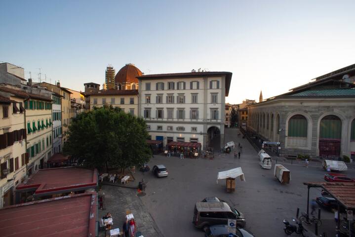 Bright and spacious apartment in the city center gallery image 3