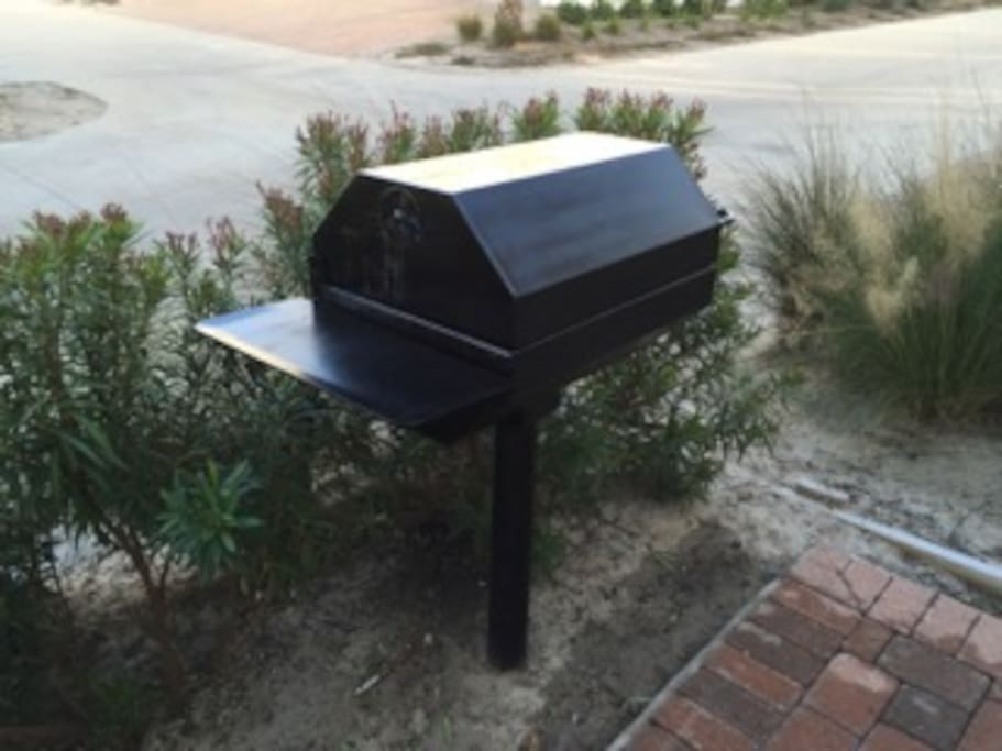 Suits Us 231 BE-Additional Charcoal grill