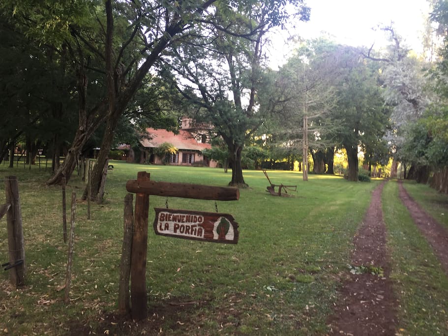Vista de la casa desde el acceso