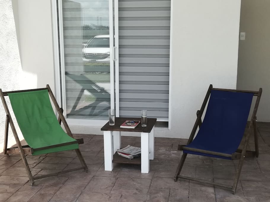 Sillas de descanso para utilizarlas en la terraza o en el área de alberca.