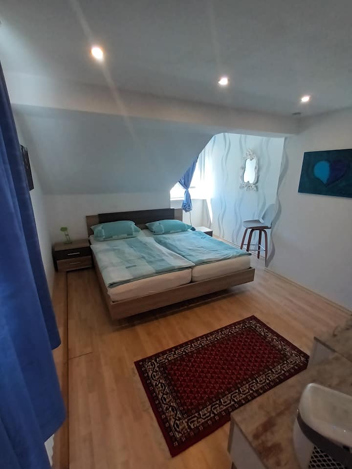 Schlafzimmer 2