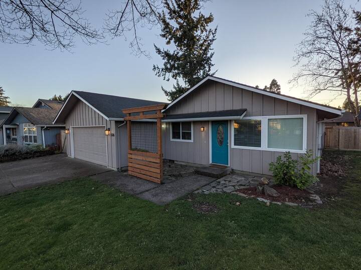 Cozy Kodiak House (1.5 miles from Campus) Houses for Rent in Eugene