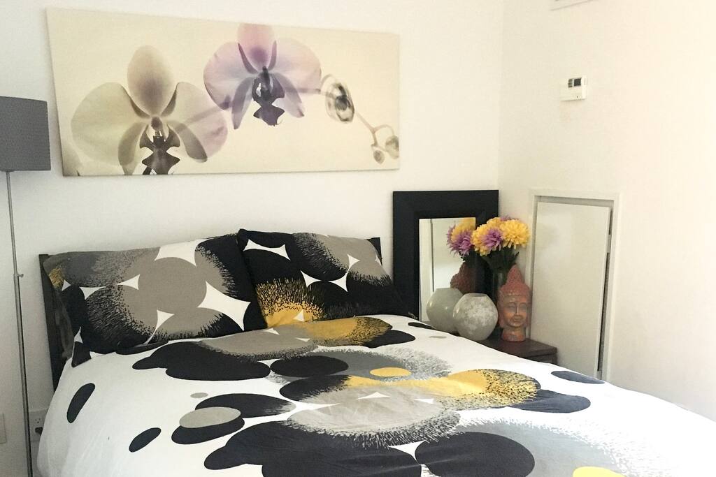 Very comfortable QUEEN bed