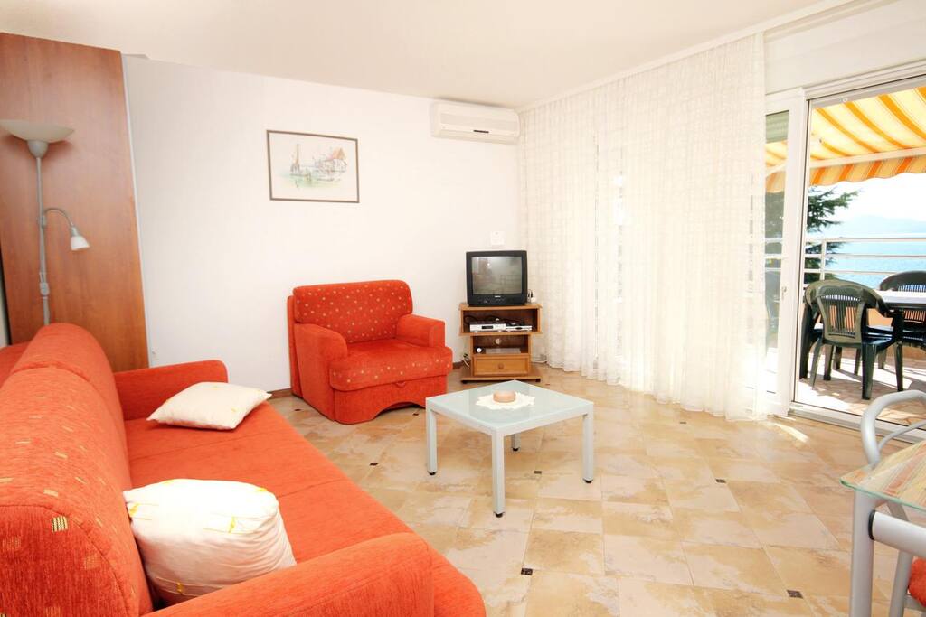 Living room, Surface: 14 m²