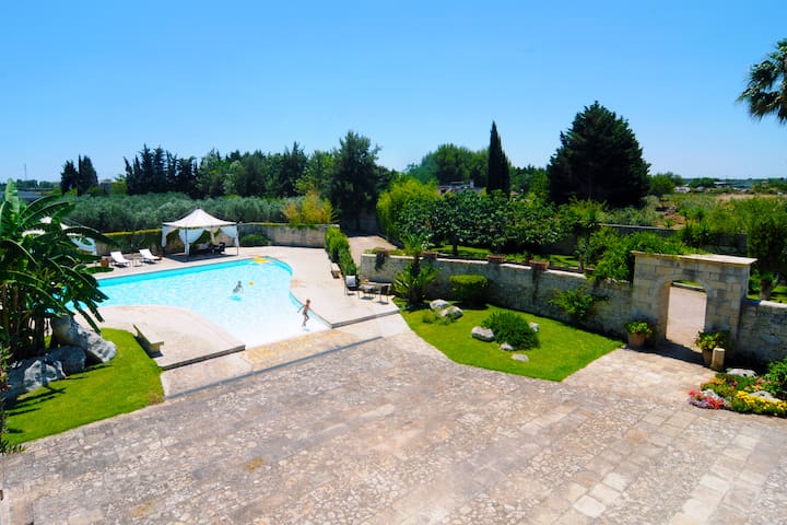 Masseria Saracino – Exclusive villa with pool