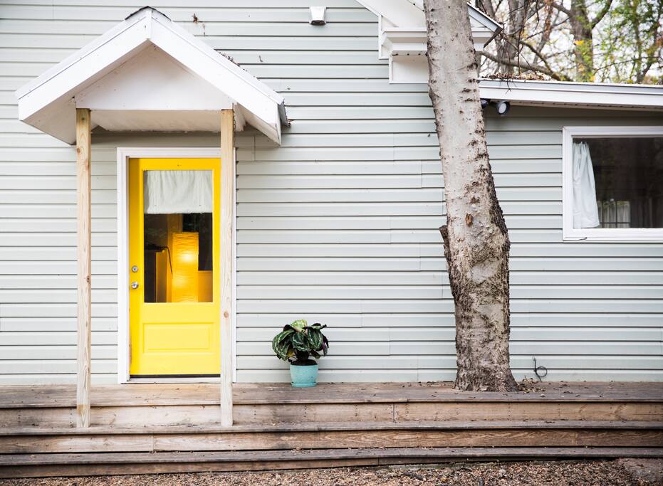 Welcome to The Yellow Door in Reynoldstown, Atlanta