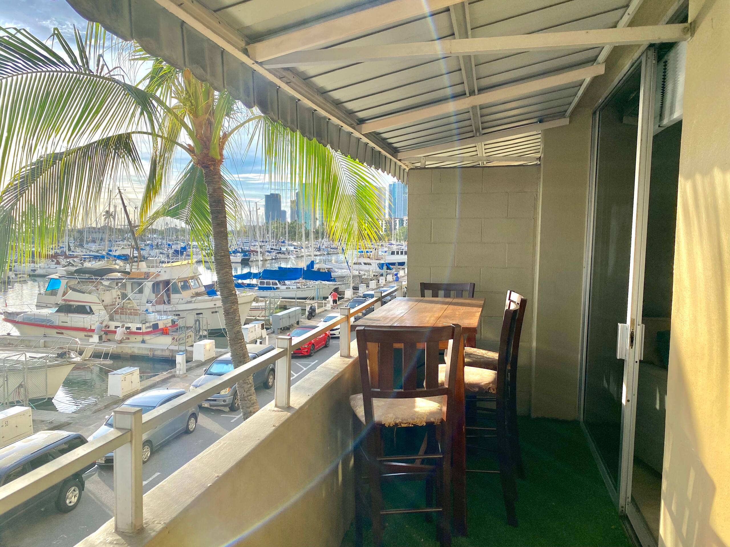 Condo in Honolulu · ★4.71 · 1 bedroom · 2 beds · 1 bath - Image 5