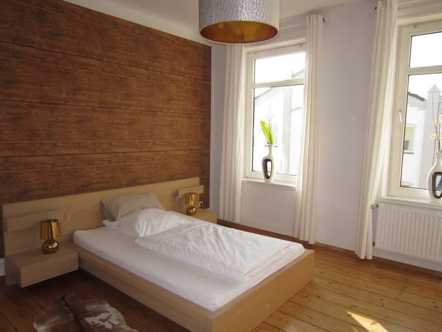 Bequemes Bett, 140 cm.