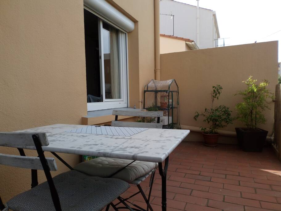 Déjeuner sur la terrasse
