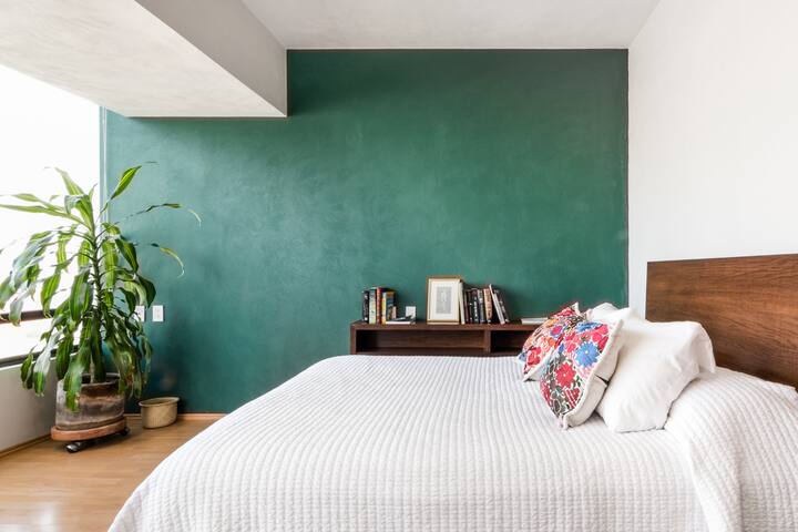 Mira la ciudad desde las alturas en un departamento panorámico en la Roma gallery image 2