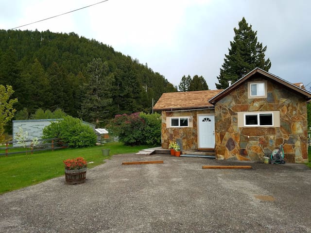 Little Cottage in Maxville