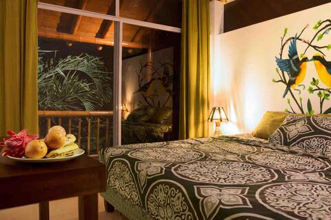 Comfortable 2 Floor Beach Home with Jungle Garden