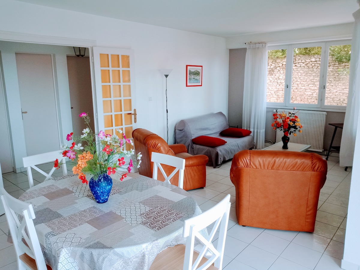 Top Airbnb: Charming apartment on the ground floor, quiet with garden. à Royan