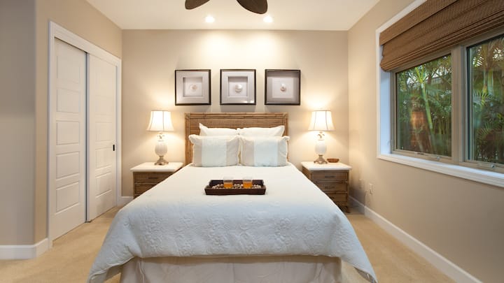 סוויטת חדר שינה מס '3 - ניתן לשלב שתי מיטות זוגיות עם ציפוי ג'ל כדי להציע מיטת קינג סייז.