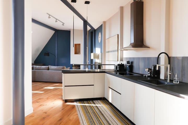 Eberswalder Penthouse by Suite.030 gallery image 2