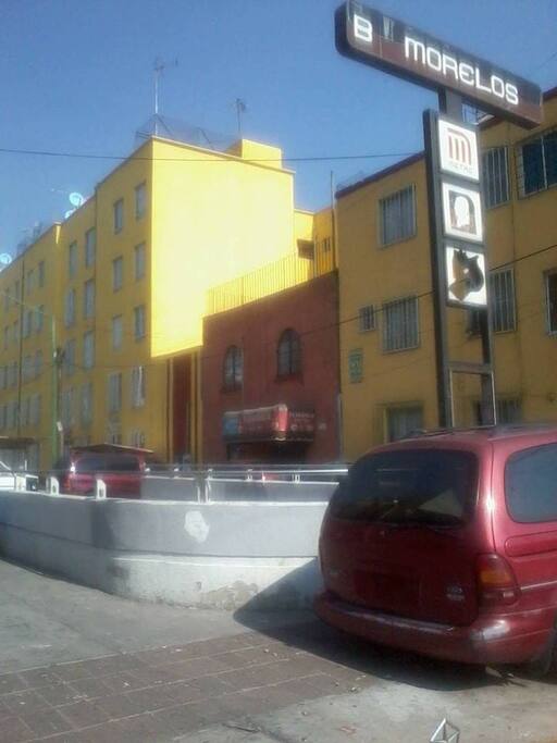 EL DEPARTAMENTO ES EL EDIFICIO AMARILLO , AQUI PUEDEN VER LA CERCANIA DE LA ESTACION DEL METRO