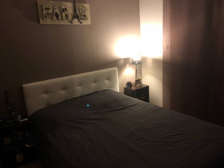 1ère chambre avec lit 2 places