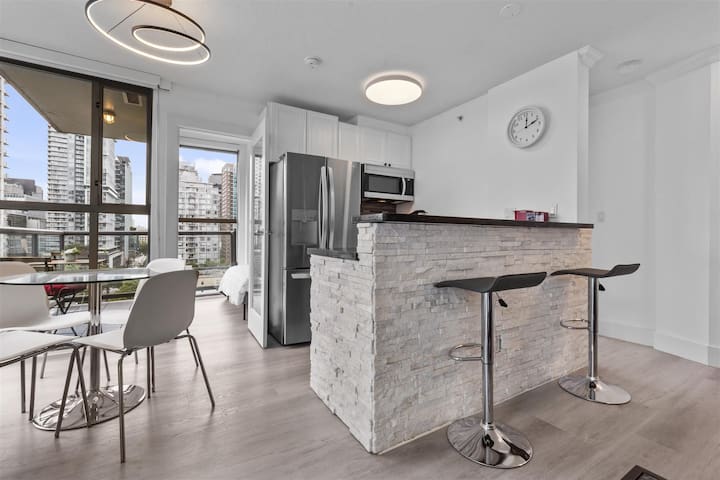 Beautiful 2bd apt/ heart d/town