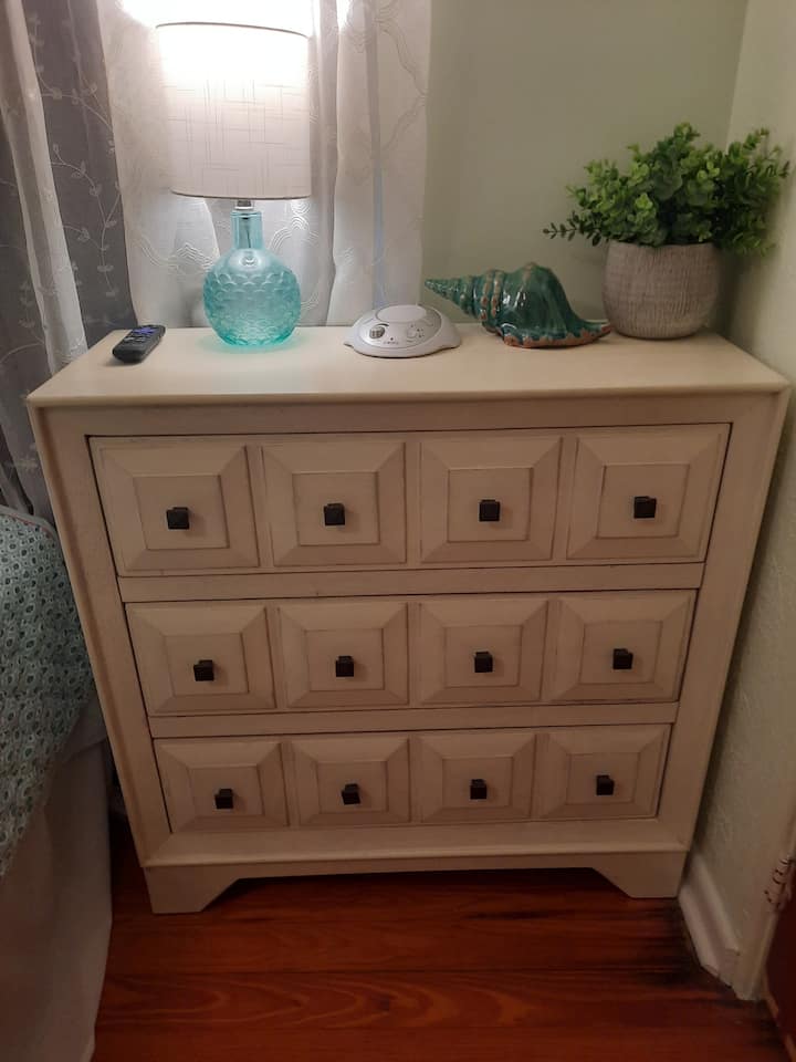 שידה גדולה יותר לבגדים 