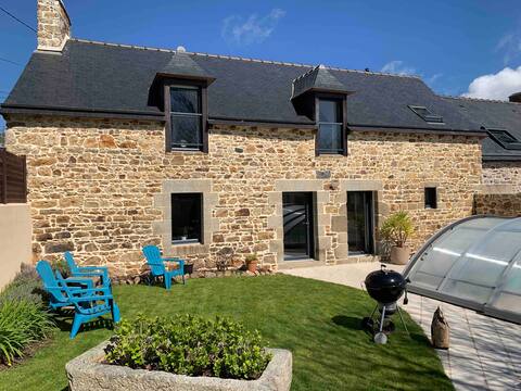 Breton family farmhouse with heated pool