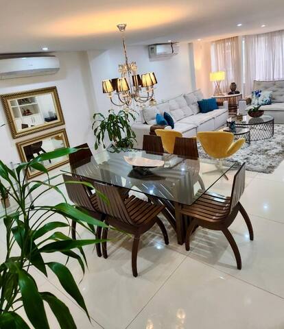 Luxuoso Apartamento Praia de Copacabana Área Nobre