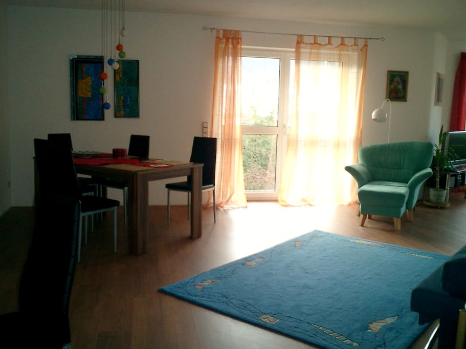 Essen Wohnen Blick zur Terrasse