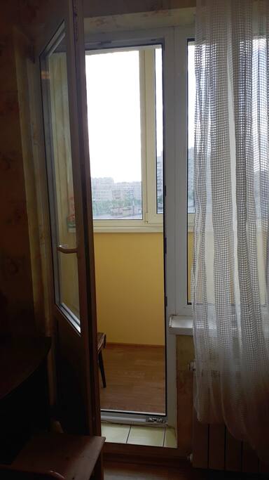 Вход на балкон из кухни