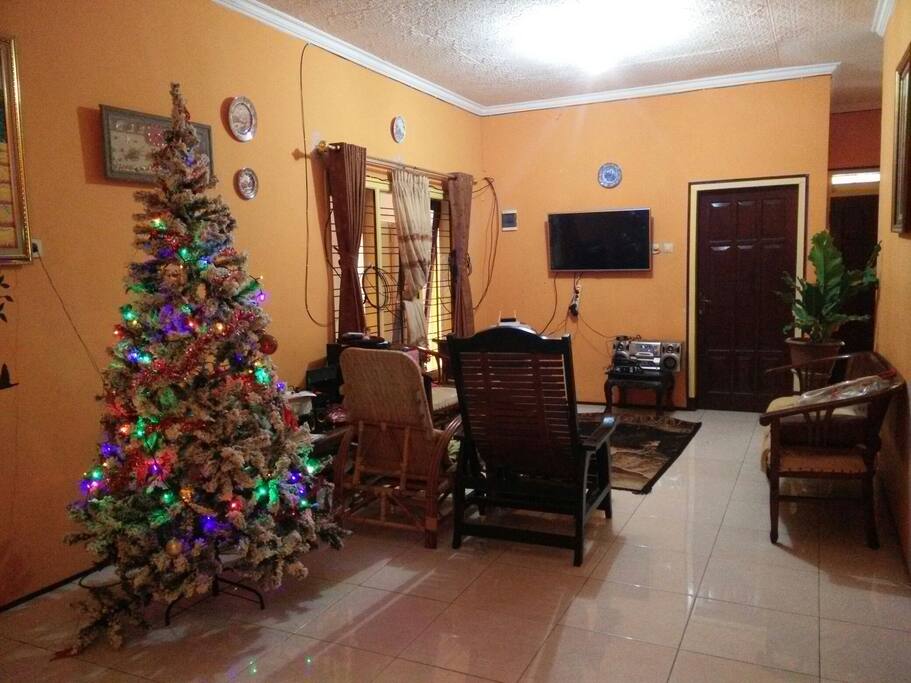 Family living room 1st floor