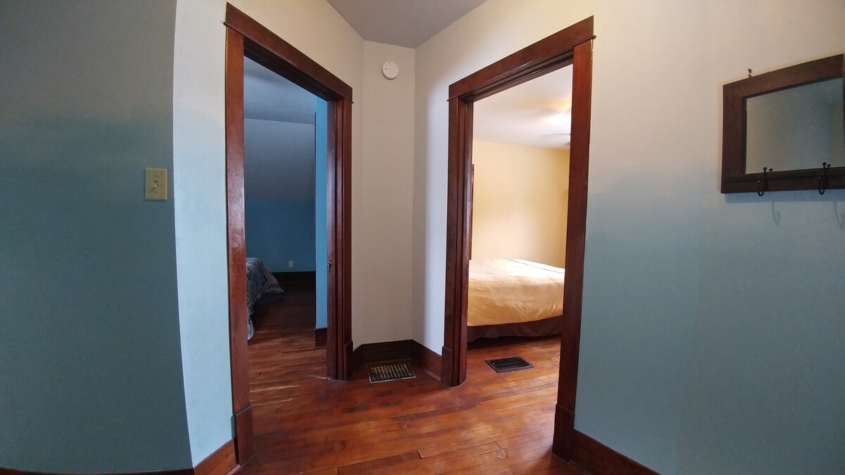 горната част на стълбите към спалните