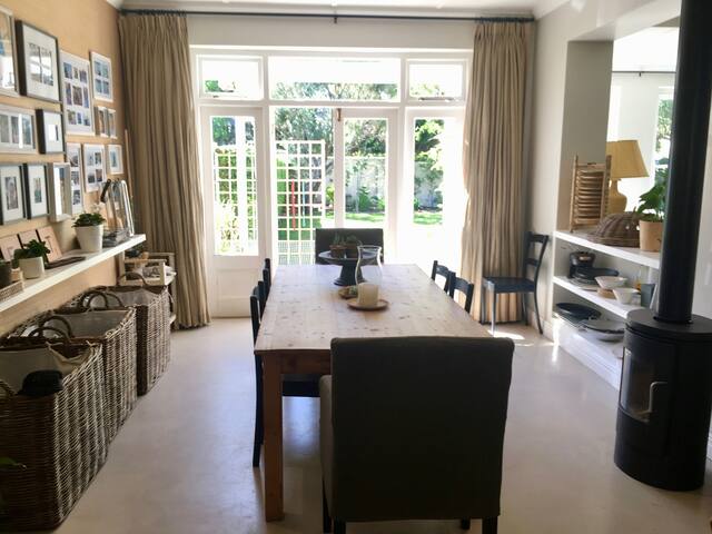 Shirley Upper Claremont gallery image 3