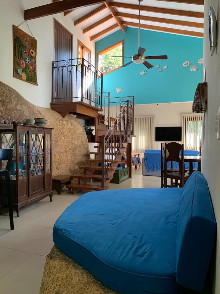 La escalera, ahora con protección lateral