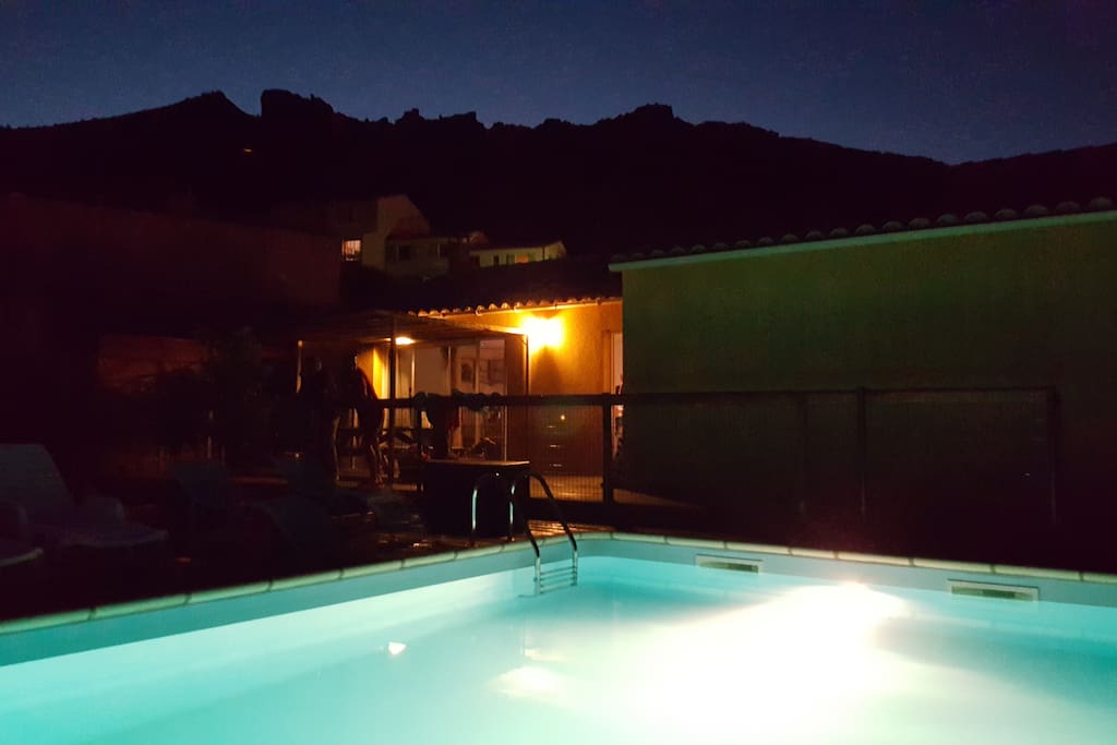 piscine nuit