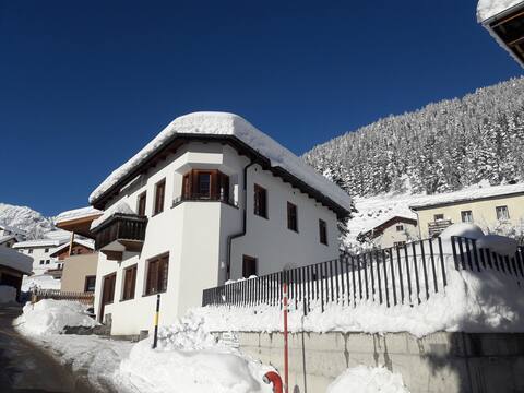 Comfortable Apartment in Ramosch Lower Engadin