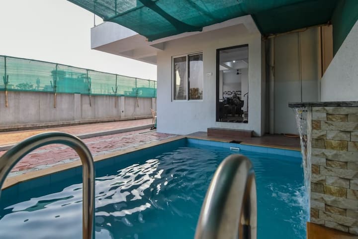 Casa Di Fortuna/Ac/private pool/games/2bhk/premium