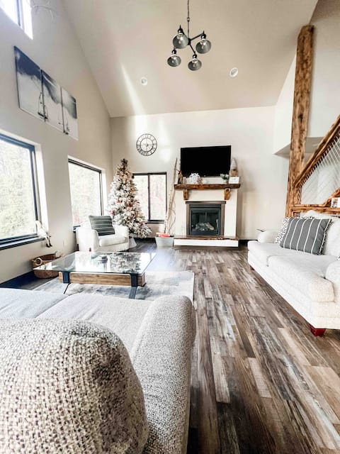 Black Hills Basecamp | hot tub | Sleeps 18+