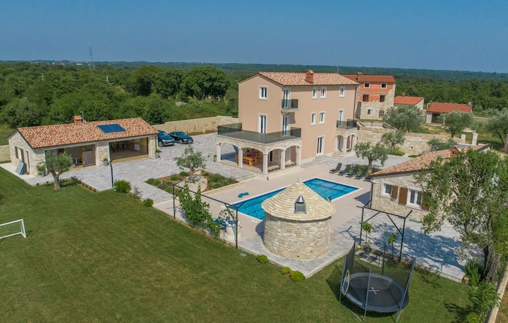 Villa Stone