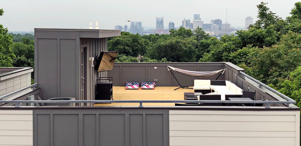 Movie Theater Rooftop Views 2 units Luxury Retreat gallery image 5