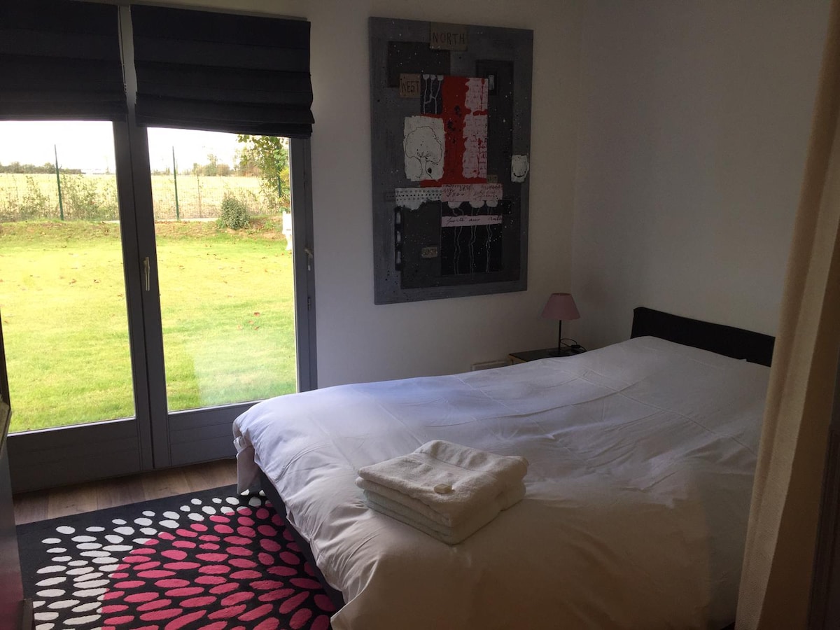 chambre rez de chaussée avec canapé  BZ matelas haut de gamme 160