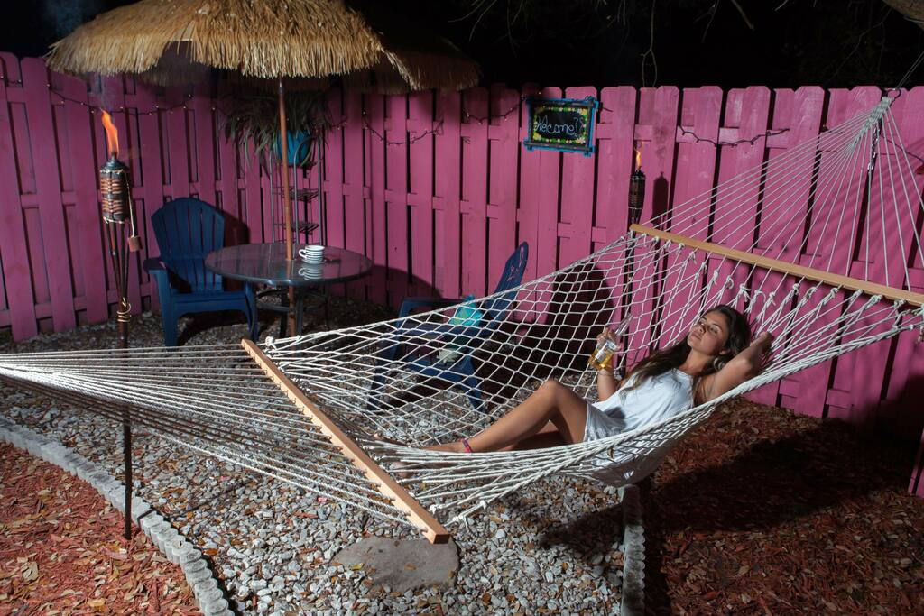 Backyard great for relaxing. actual guest in photo
