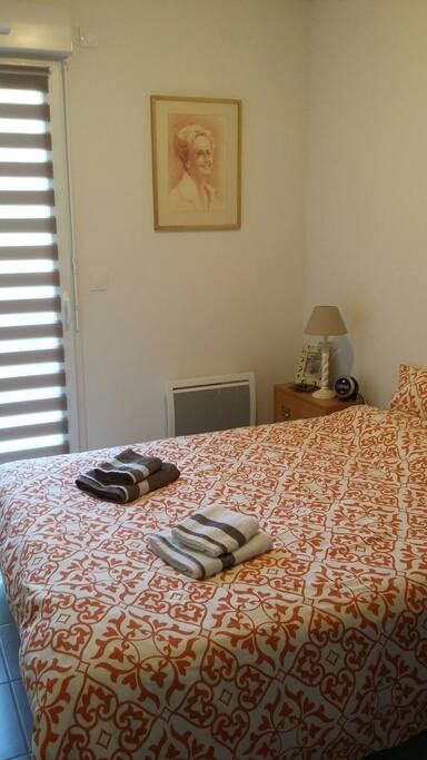 Chambre donnant sur espace vert