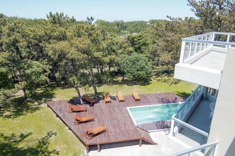 Dupléx with terrace and private Yacuzzi by the sea