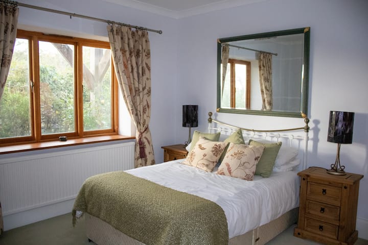 חדר שינה למטה