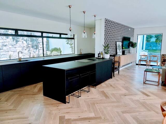 Modern entertainer’s delight with inverter+battery gallery image 5