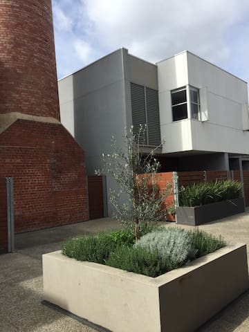 Loft-style townhouse in old hat factory gallery image 2