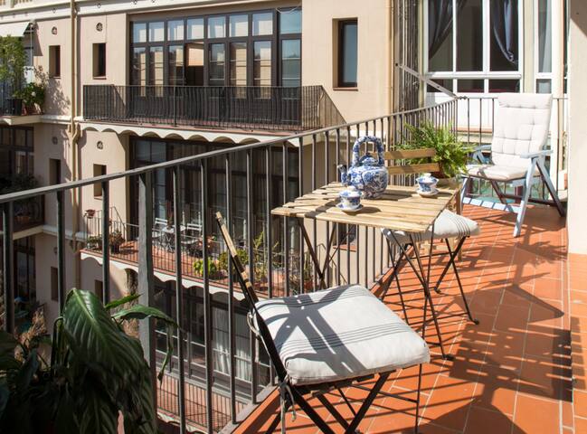 Landscape Cozy and bright apartment gallery image 4