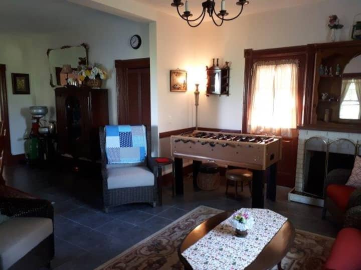 Essex Homestead Peaceful Country Setting - Kingsville