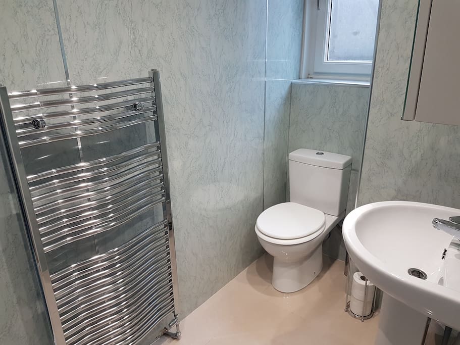 Bathroom/ Shower